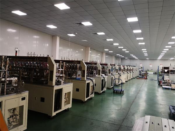 龍雨熱彎機 以驚人研發(fā)速度與成就重塑電子設(shè)備制造格局